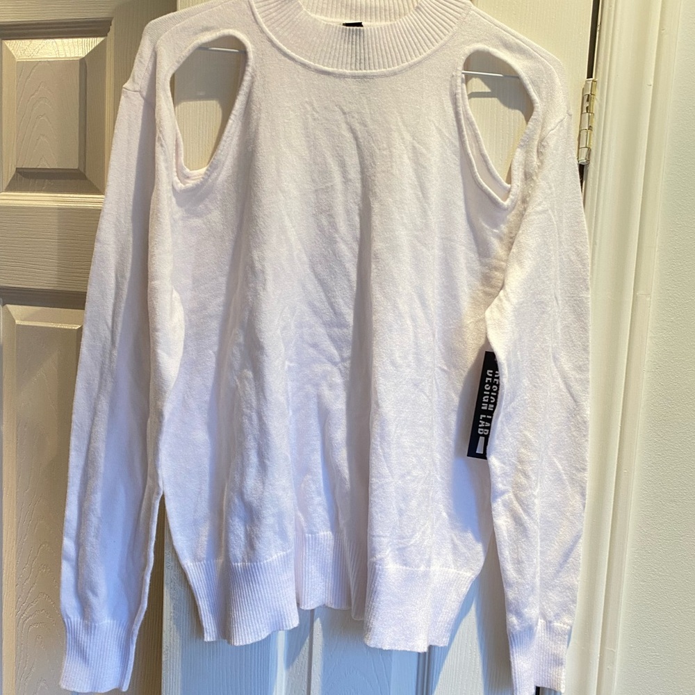 NWT Design Lab Lord & Taylor Classic White Sweater with cut outs